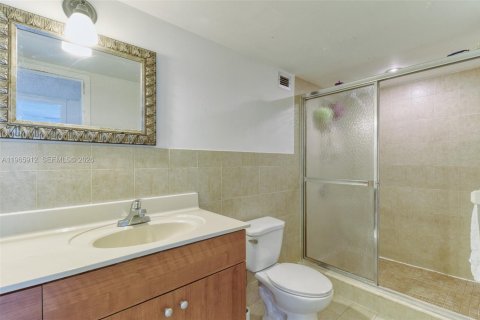 Copropriété à louer à Hallandale Beach, Floride: 1 chambre, 81.29 m2 № 2027748 - photo 10