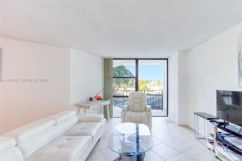 Copropriété à louer à Hallandale Beach, Floride: 1 chambre, 81.29 m2 № 2027748 - photo 3