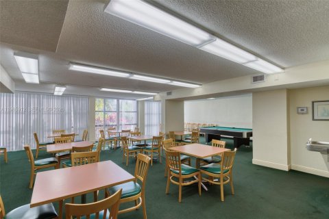 Copropriété à louer à Hallandale Beach, Floride: 1 chambre, 81.29 m2 № 2027748 - photo 16