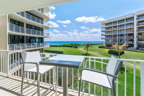 Copropriété à louer à Palm Beach, Floride: 2 chambres, 161.65 m2 № 1093397 - photo 1