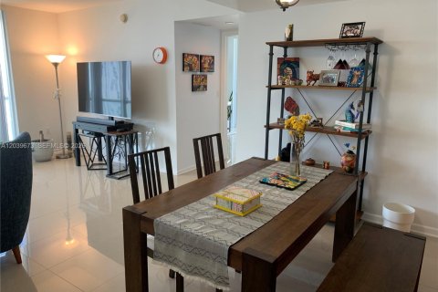 Copropriété à louer à Miami, Floride: 2 chambres, 116.69 m2 № 2145816 - photo 2