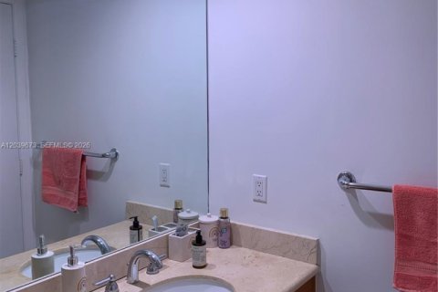 Copropriété à louer à Miami, Floride: 2 chambres, 116.69 m2 № 2145816 - photo 5