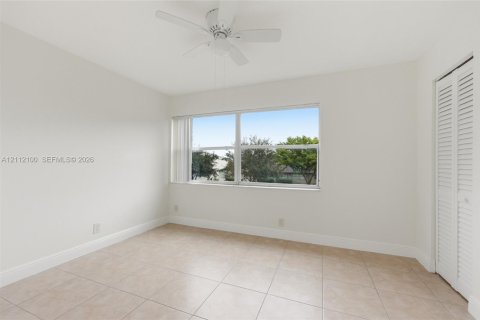 Touwnhouse à louer à Pompano Beach, Floride: 2 chambres, 102.19 m2 № 2431401 - photo 19
