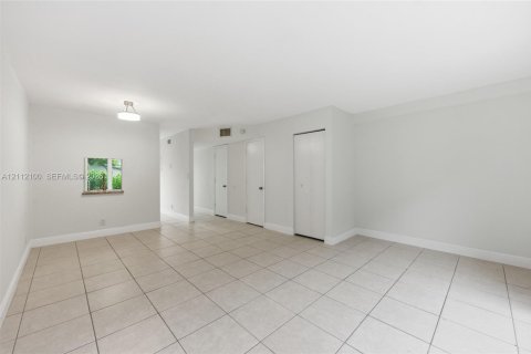 Touwnhouse à louer à Pompano Beach, Floride: 2 chambres, 102.19 m2 № 2431401 - photo 5