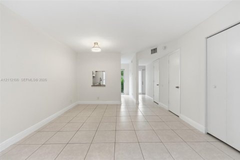 Touwnhouse à louer à Pompano Beach, Floride: 2 chambres, 102.19 m2 № 2431401 - photo 4