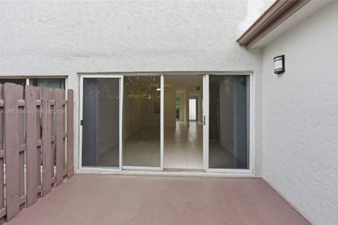 Touwnhouse à louer à Pompano Beach, Floride: 2 chambres, 102.19 m2 № 2431401 - photo 24