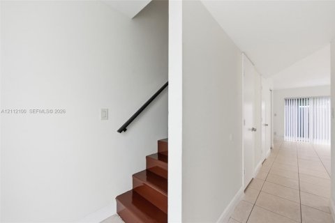 Touwnhouse à louer à Pompano Beach, Floride: 2 chambres, 102.19 m2 № 2431401 - photo 13