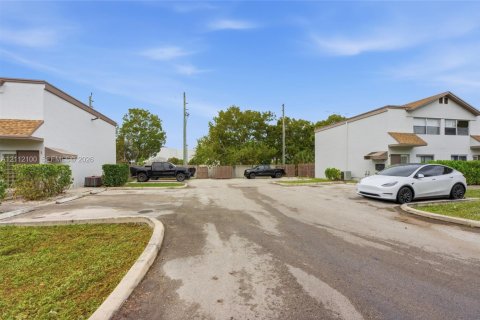 Touwnhouse à louer à Pompano Beach, Floride: 2 chambres, 102.19 m2 № 2431401 - photo 20