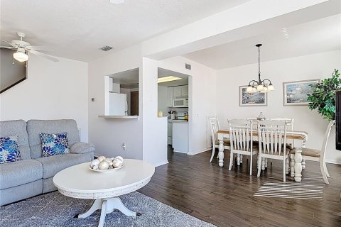 Adosado en venta en Davenport, Florida, 4 dormitorios, 176.7 m2 № 2218380 - foto 7