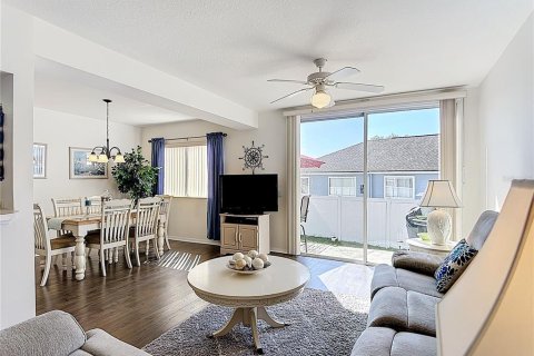 Adosado en venta en Davenport, Florida, 4 dormitorios, 176.7 m2 № 2218380 - foto 2