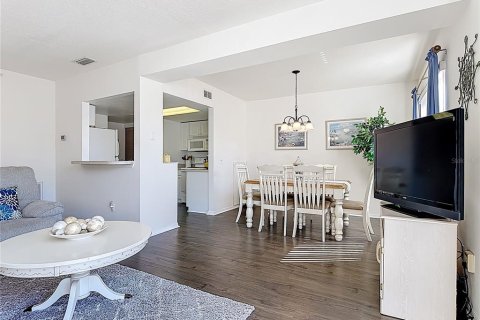 Adosado en venta en Davenport, Florida, 4 dormitorios, 176.7 m2 № 2218380 - foto 5