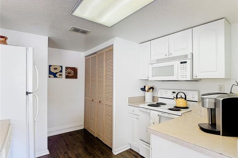 Adosado en venta en Davenport, Florida, 4 dormitorios, 176.7 m2 № 2218380 - foto 9