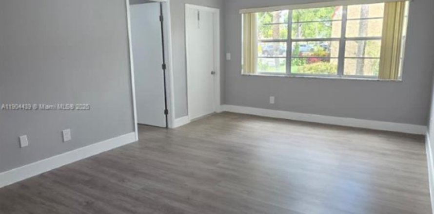 Condo à West Palm Beach, Floride, 1 chambre  № 1955435