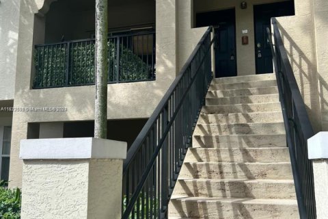 Купить кондоминиум в Корал-Спрингс, Флорида 2 спальни, 104.05м2, № 1984763 - фото 2