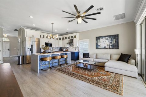 Casa en venta en Winter Park, Florida, 4 dormitorios, 215.72 m2 № 2377481 - foto 19