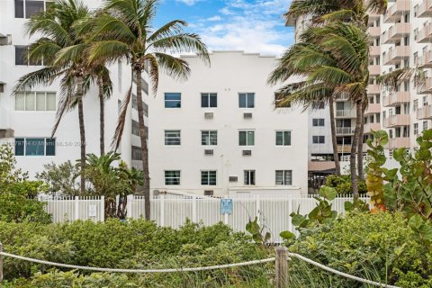 Condominio en venta en Miami Beach, Florida, 18.58 m2 № 1962960 - foto 3