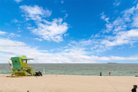 Condominio en venta en Miami Beach, Florida, 18.58 m2 № 1962960 - foto 30