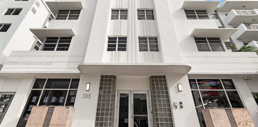 Estudio en el Condominio en Miami Beach, Florida  № 1962960