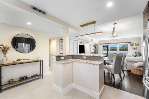 Купить кондоминиум в Дирфилд-Бич, Флорида 2 спальни, 102.19м2, № 2006873 - фото 7