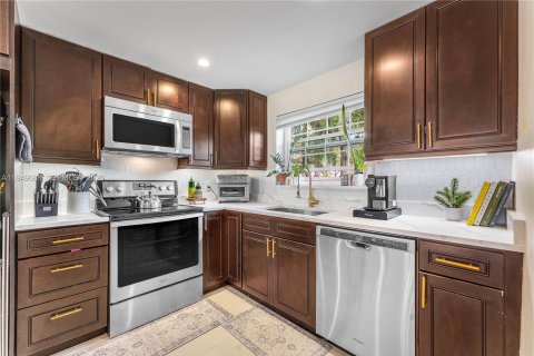 Купить кондоминиум в Дирфилд-Бич, Флорида 2 спальни, 102.19м2, № 2006873 - фото 4