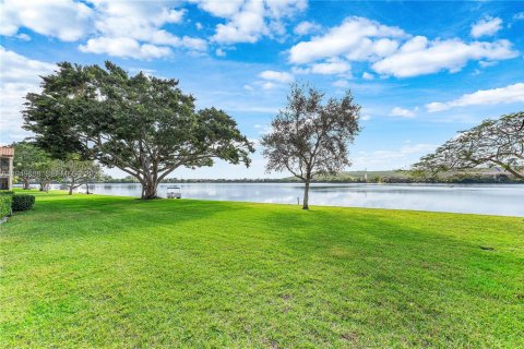 Купить кондоминиум в Дирфилд-Бич, Флорида 2 спальни, 102.19м2, № 2006873 - фото 29