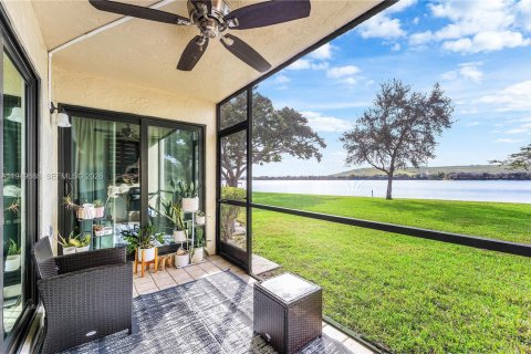 Купить кондоминиум в Дирфилд-Бич, Флорида 2 спальни, 102.19м2, № 2006873 - фото 25