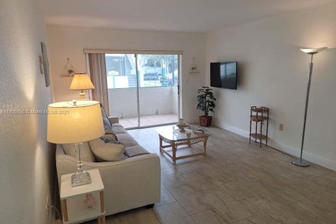 Copropriété à vendre à Miami, Floride: 1 chambre, 79.34 m2 № 1939322 - photo 2