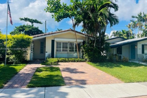 Купить виллу или дом в Холливуд, Флорида 3 спальни, 172.15м2, № 1924867 - фото 1