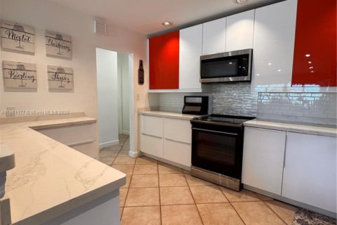 Купить виллу или дом в Холливуд, Флорида 3 спальни, 172.15м2, № 1924867 - фото 15