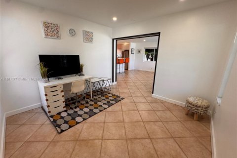 Купить виллу или дом в Холливуд, Флорида 3 спальни, 172.15м2, № 1924867 - фото 11