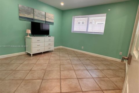 Купить виллу или дом в Холливуд, Флорида 3 спальни, 172.15м2, № 1924867 - фото 18