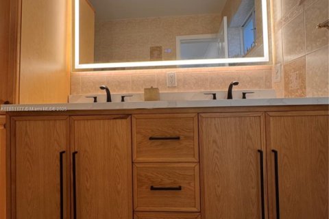 Купить виллу или дом в Холливуд, Флорида 3 спальни, 172.15м2, № 1924867 - фото 23