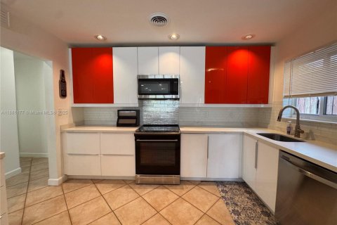 Купить виллу или дом в Холливуд, Флорида 3 спальни, 172.15м2, № 1924867 - фото 13