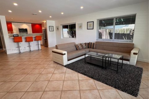 Купить виллу или дом в Холливуд, Флорида 3 спальни, 172.15м2, № 1924867 - фото 6