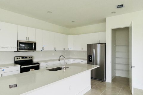 House in Ave Maria, Florida 3 bedrooms № 1840840 - photo 6