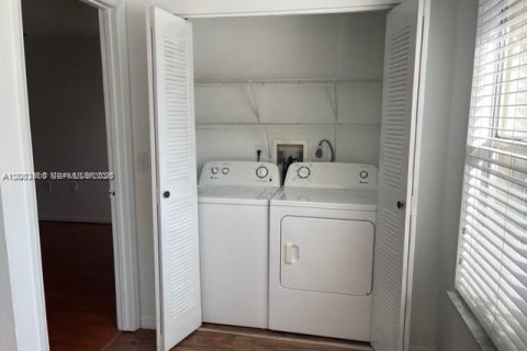 Condo in Sunrise, Florida, 1 bedroom  № 2069584 - photo 6