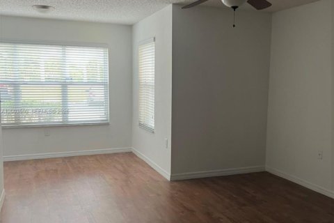 Condo in Sunrise, Florida, 1 bedroom  № 2069584 - photo 5