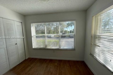 Condo in Sunrise, Florida, 1 bedroom  № 2069584 - photo 8