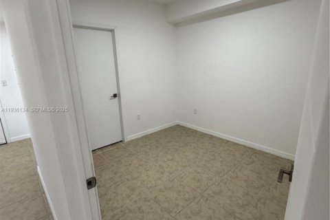 Condo in Miami, Florida, 2 bedrooms  № 1994542 - photo 14