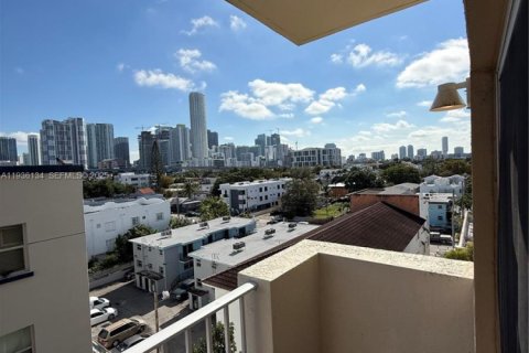Condo in Miami, Florida, 2 bedrooms  № 1994542 - photo 17