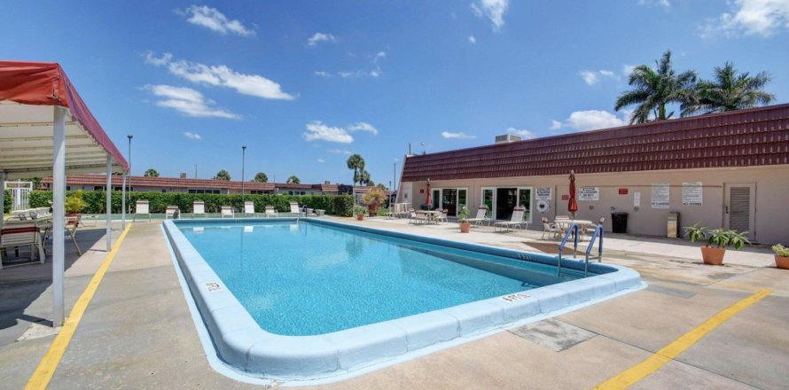 Condo in West Palm Beach, Florida, 1 bedroom № 1160772