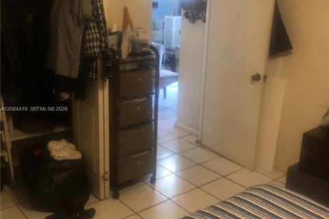 Villa ou maison à vendre à Hialeah, Floride: 4 chambres, 99.03 m2 № 2353684 - photo 15