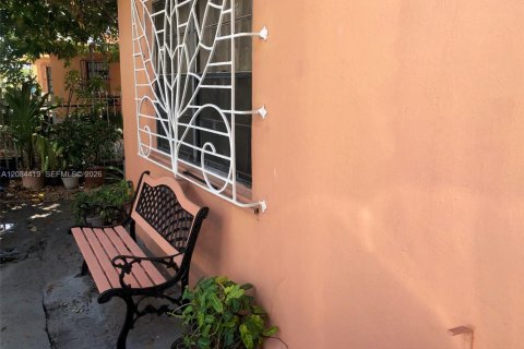 Villa ou maison à vendre à Hialeah, Floride: 4 chambres, 99.03 m2 № 2353684 - photo 6