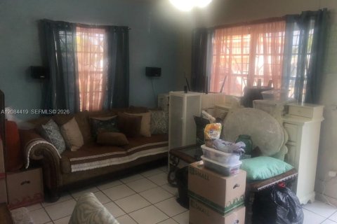 Villa ou maison à vendre à Hialeah, Floride: 4 chambres, 99.03 m2 № 2353684 - photo 10