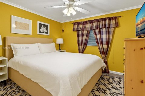 House in Miami Gardens, Florida 4 bedrooms, 184.78 sq.m. № 1968693 - photo 7