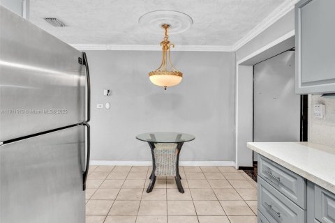 House in Miami Gardens, Florida 4 bedrooms, 184.78 sq.m. № 1968693 - photo 21