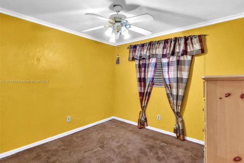 House in Miami Gardens, Florida 4 bedrooms, 184.78 sq.m. № 1968693 - photo 6