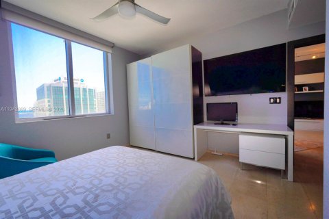 Condo in Miami, Florida, 1 bedroom  № 2000465 - photo 19