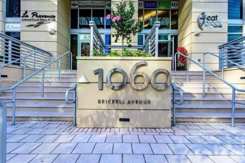 Condo in Miami, Florida, 1 bedroom  № 2000465 - photo 3