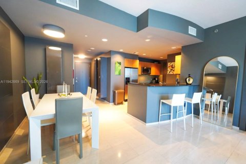 Condo in Miami, Florida, 1 bedroom  № 2000465 - photo 9